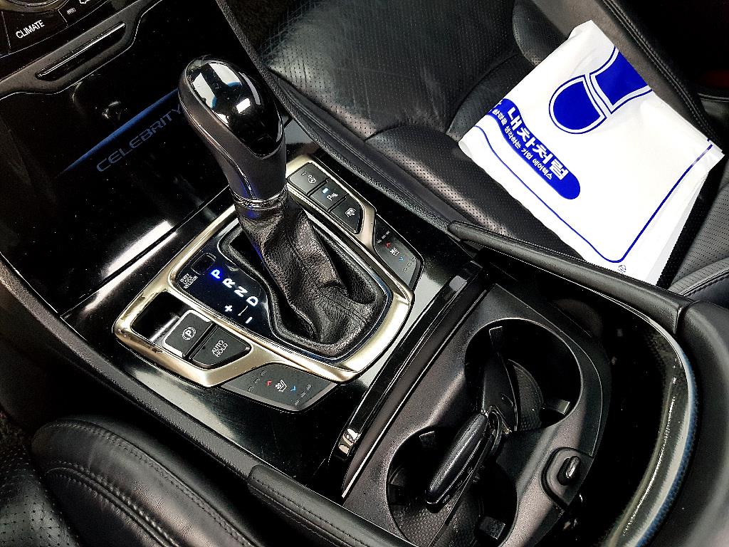 HYUNDAI Grandeur - Vista 12