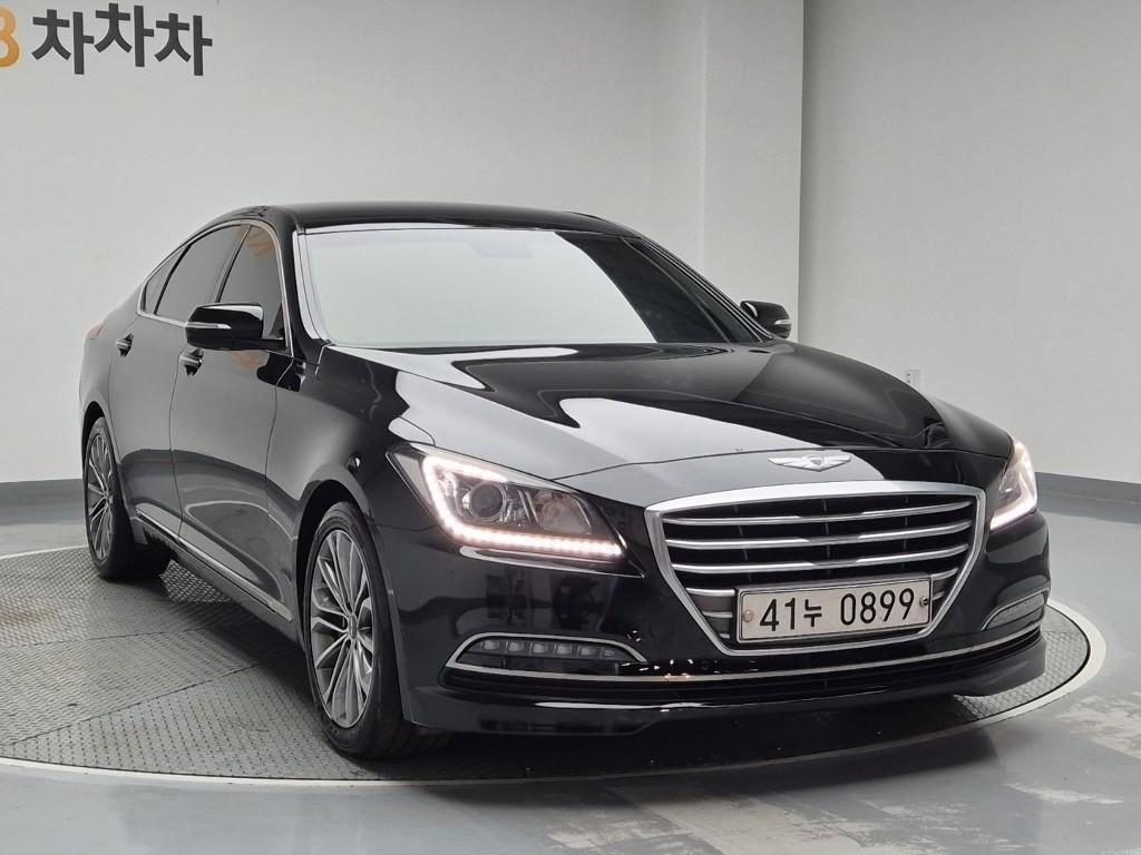 HYUNDAI Genesis - Vista 4