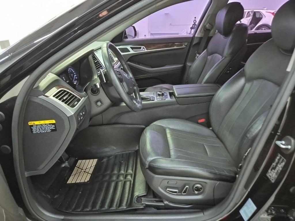 HYUNDAI Genesis - Vista 9