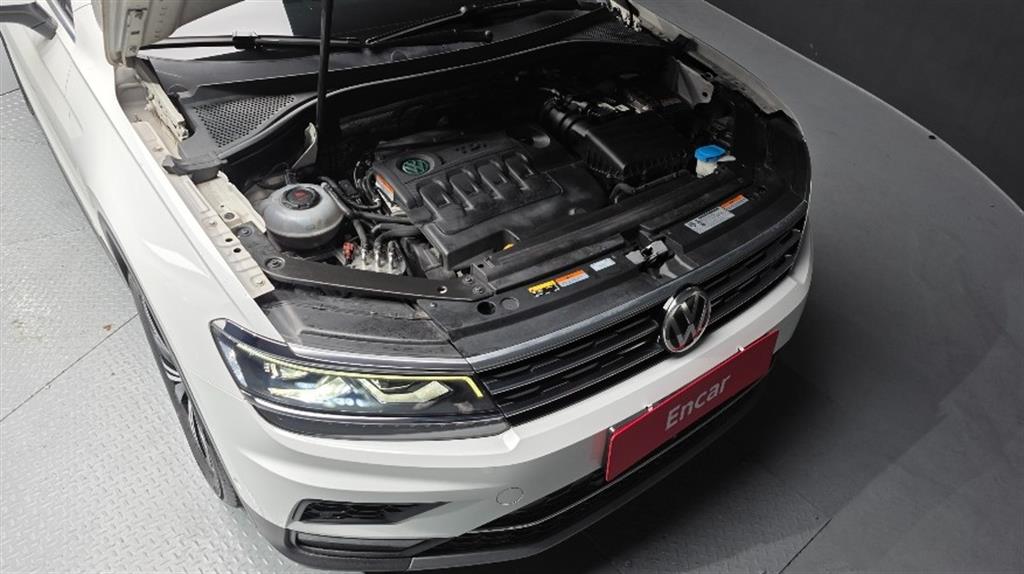 Volkswagen Tiguan - Vista 5