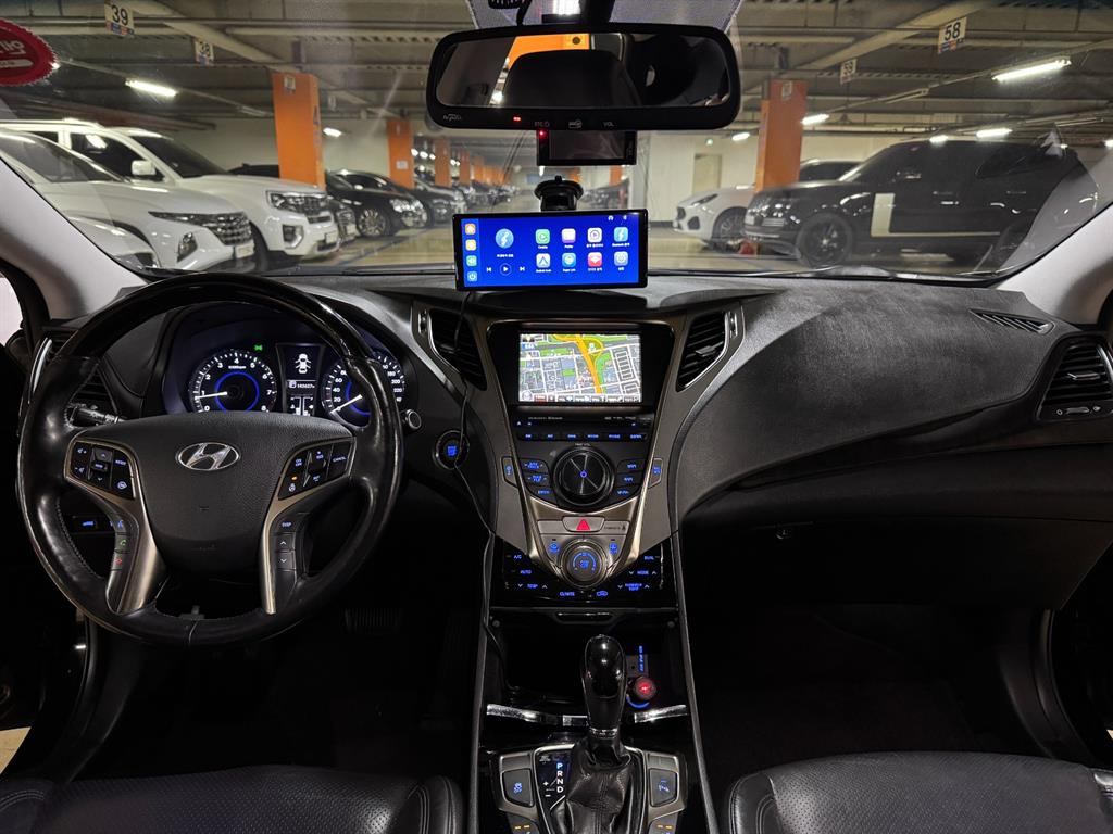 HYUNDAI Grandeur - Vista 7