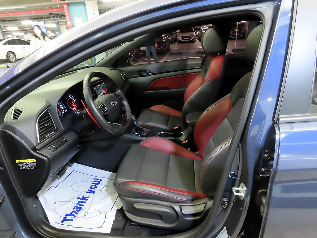 HYUNDAI Avante - Vista 6