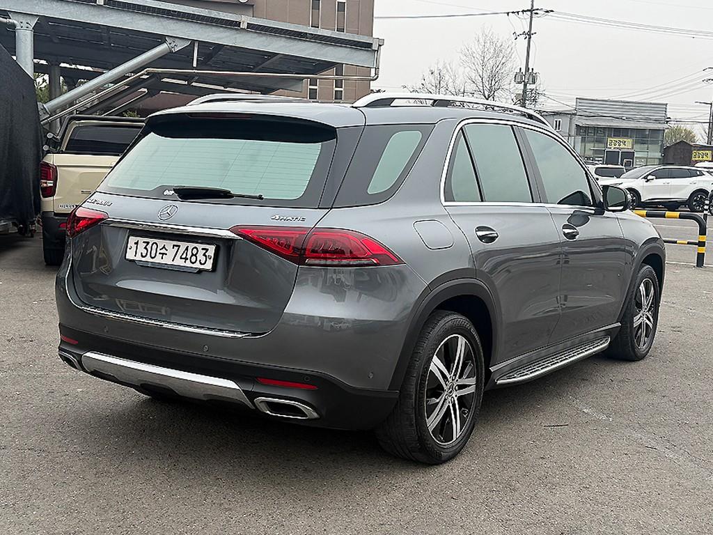 Mercedes Benz GLE Class - Vista 4