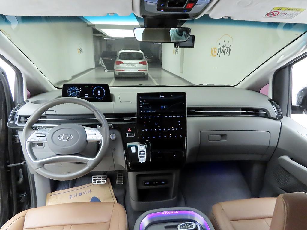 HYUNDAI Staria - Vista 7