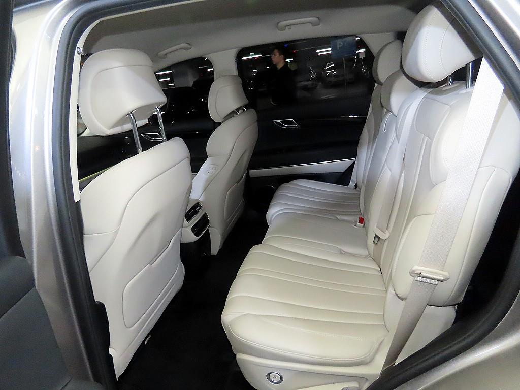 Genesis GV80 - Vista 7