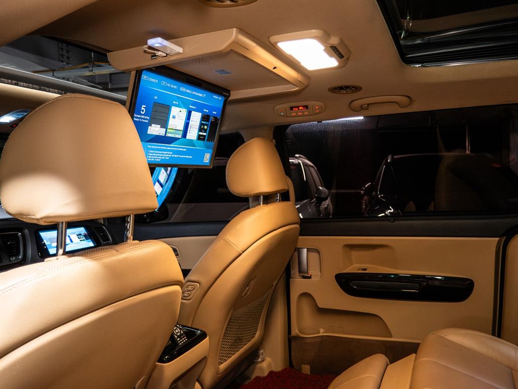 KIA Carnival - Vista 10