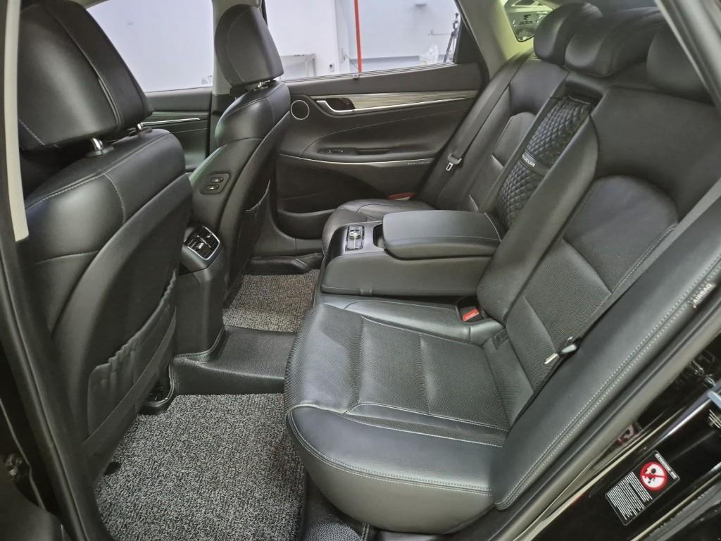 HYUNDAI Grandeur - Vista 6