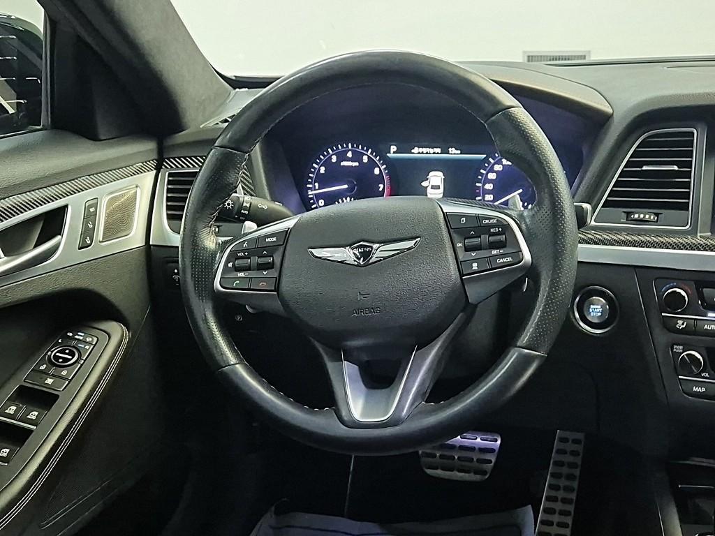 Genesis G80 - Vista 9