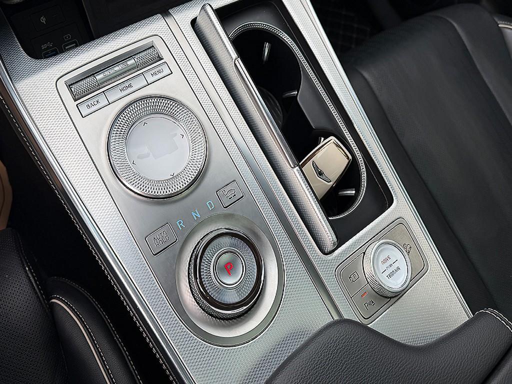 Genesis GV80 - Vista 11