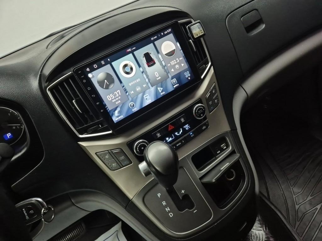 HYUNDAI Starex - Vista 9