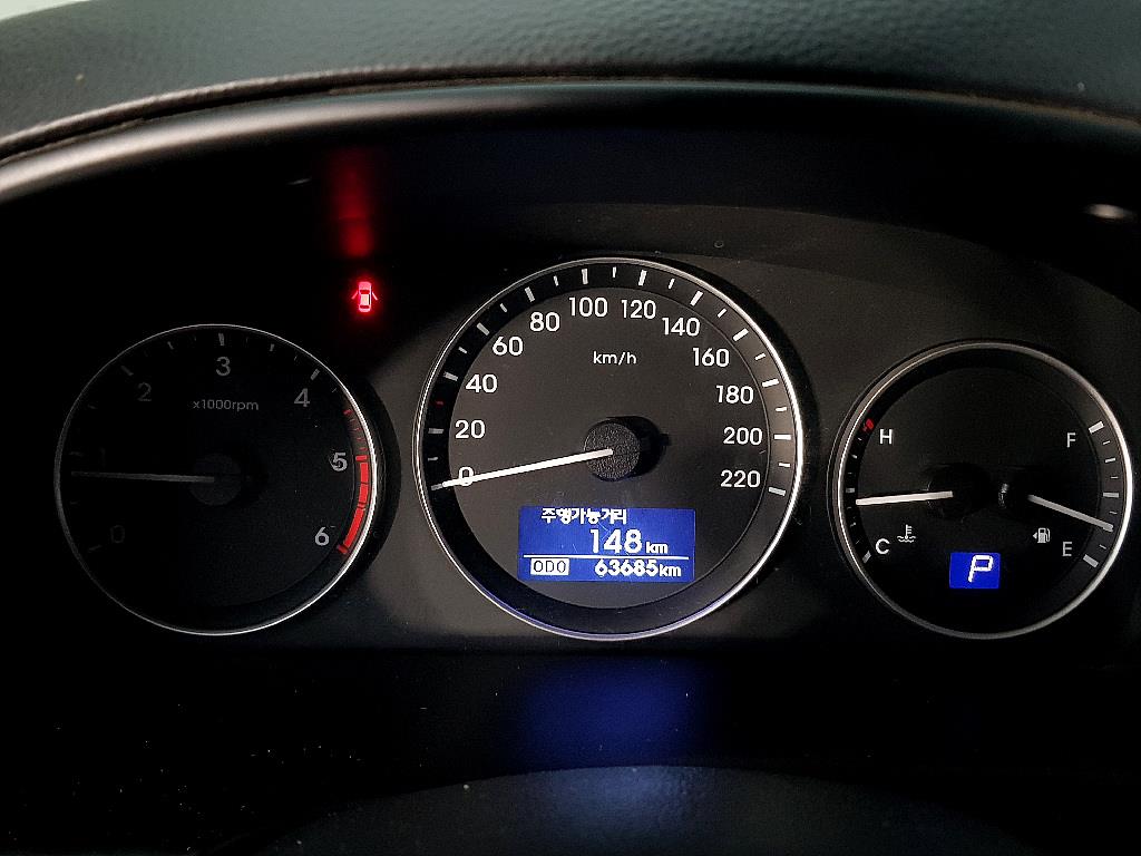 HYUNDAI Starex - Vista 6