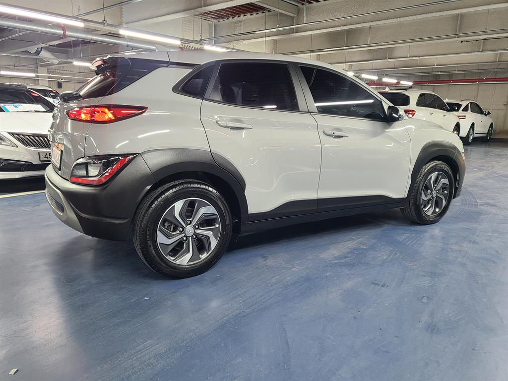HYUNDAI Kona - Vista 4