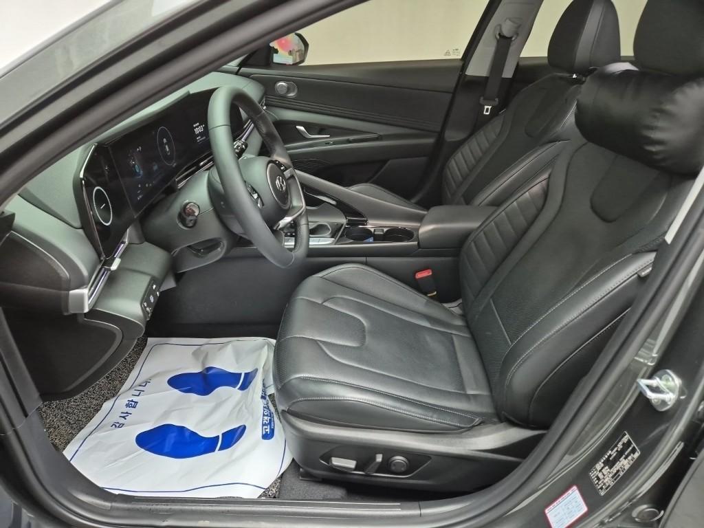 HYUNDAI Avante - Vista 11