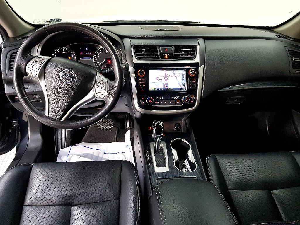 Nissan Altima - Vista 5