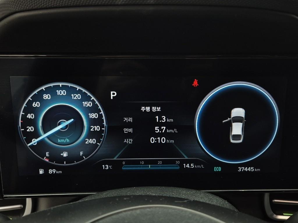 HYUNDAI Avante - Vista 6