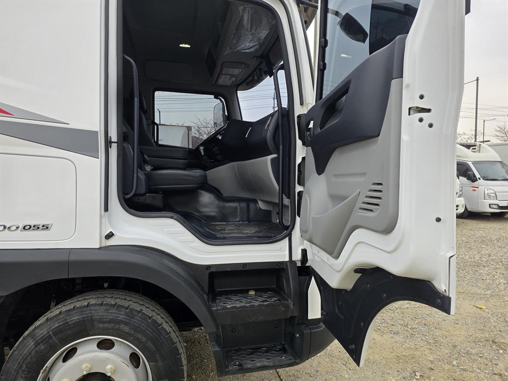 medium and large cargo dump - Vista 10