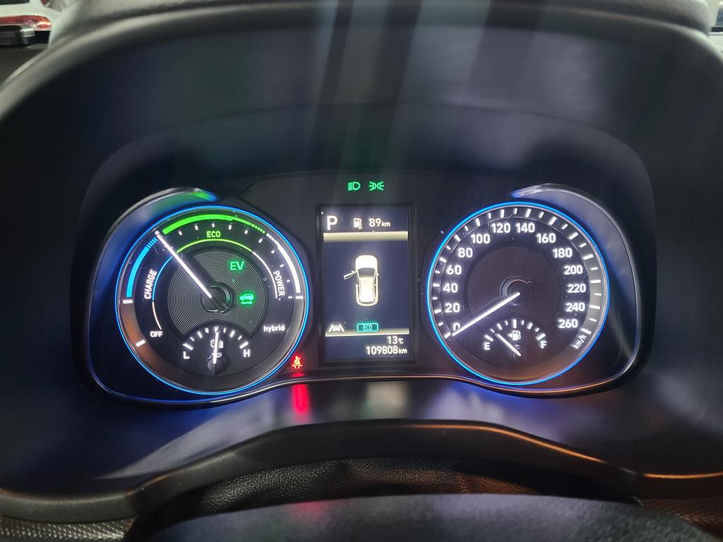 HYUNDAI Kona - Vista 5