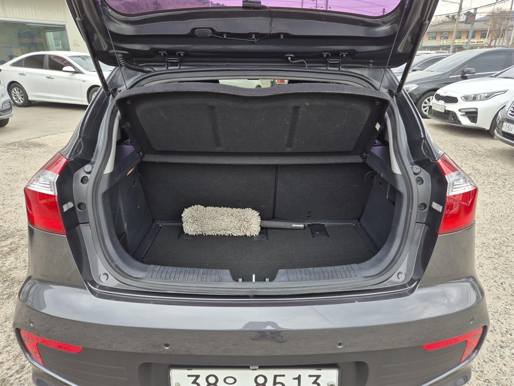 KIA Pride 2015 Gris - Importación desde Corea - HF Imports Iquique - Foto 18