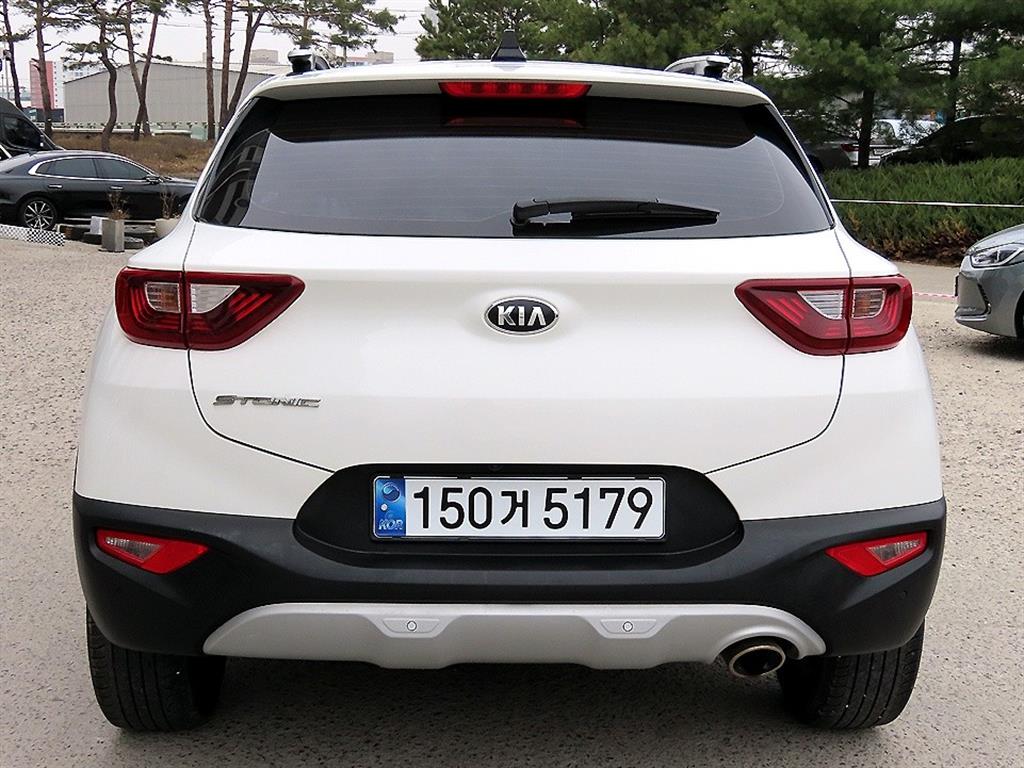 KIA Stonic - Vista 4