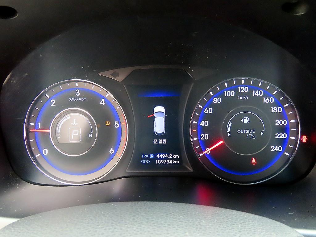 HYUNDAI i40 - Vista 9