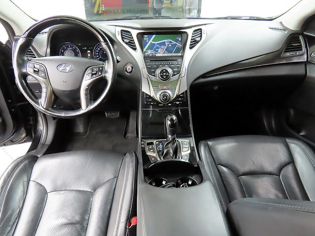 HYUNDAI Grandeur - Vista 7