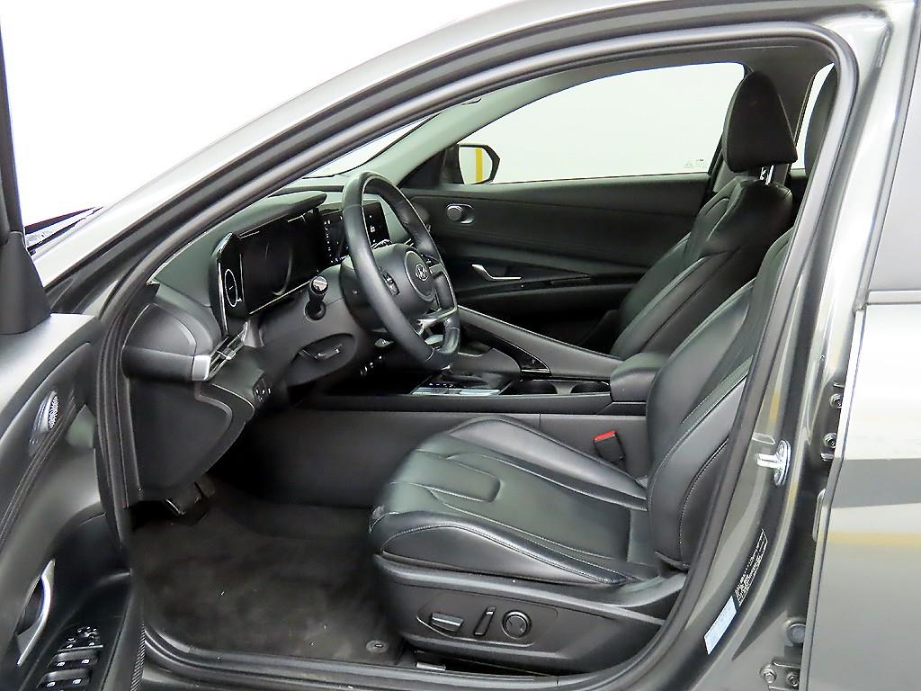 HYUNDAI Avante - Vista 5