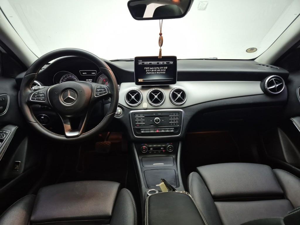 Mercedes Benz GLA Class - Vista 7