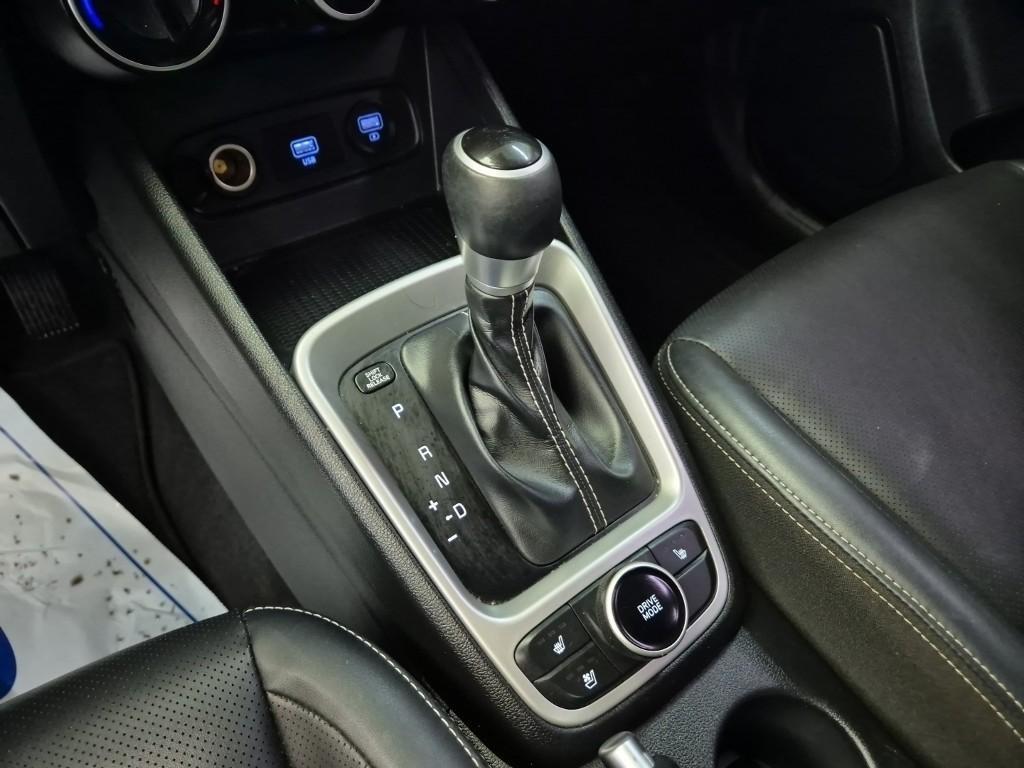 HYUNDAI Venue - Vista 8