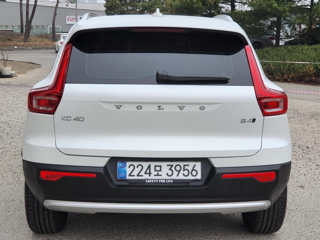 Volvo XC40 - Vista 4