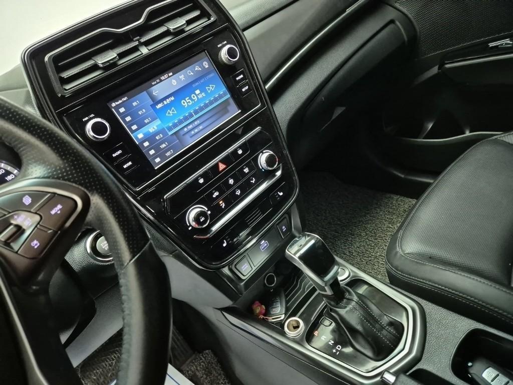 Ssangyong Tivoli - Vista 10