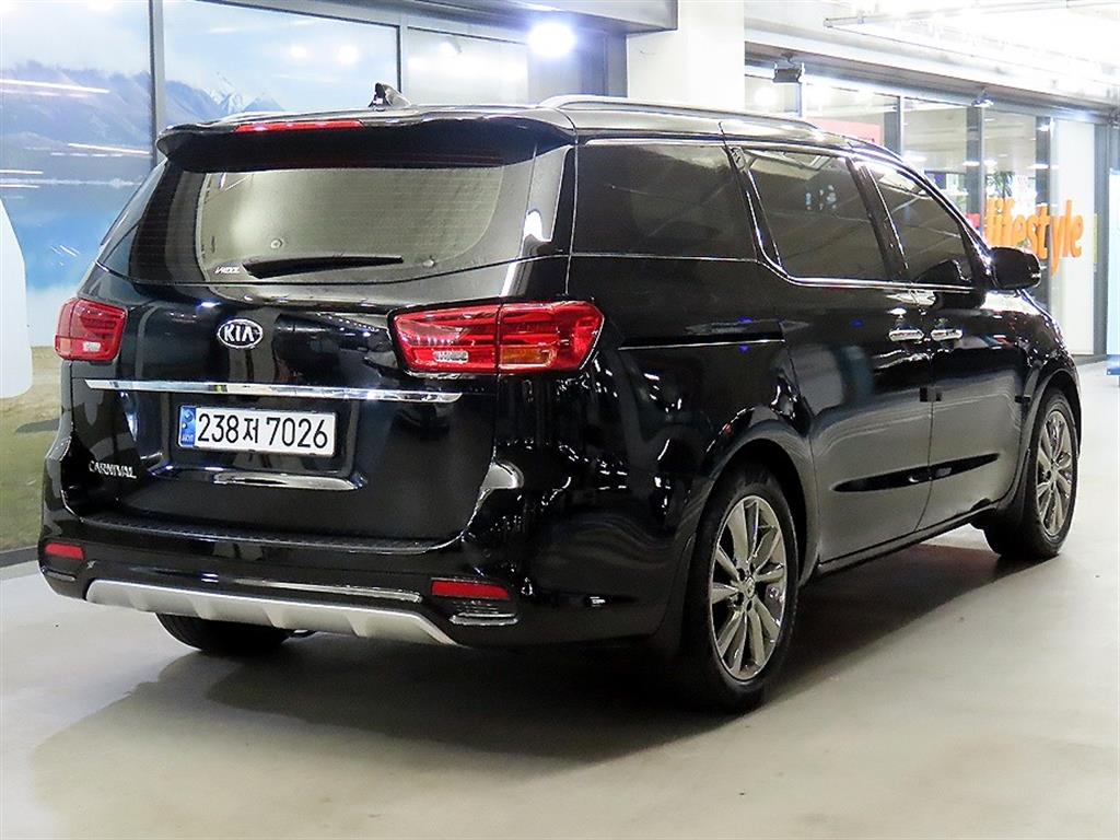 KIA Carnival - Vista 4