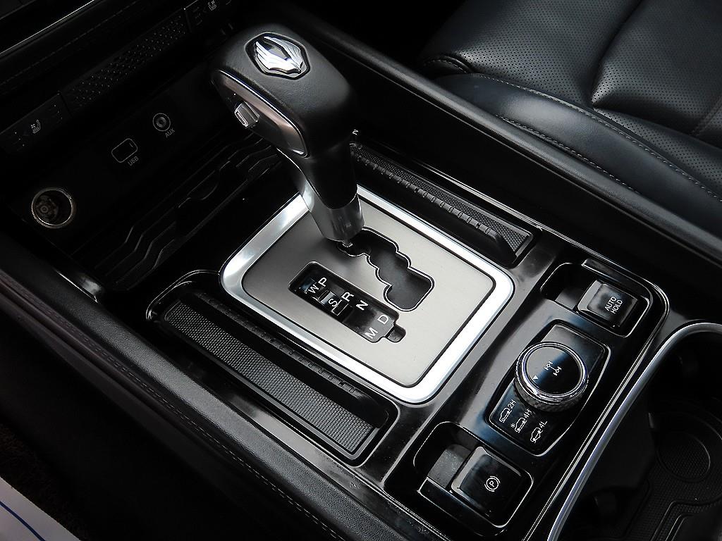 Ssangyong Rexton - Vista 10