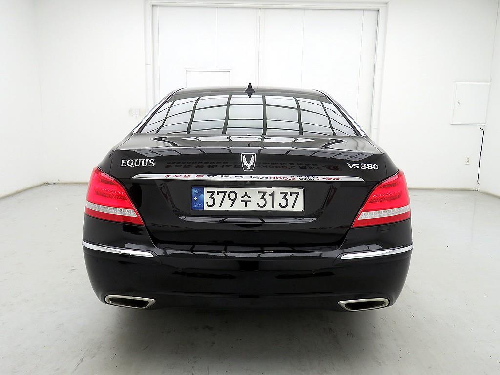 HYUNDAI Equus - Vista 3