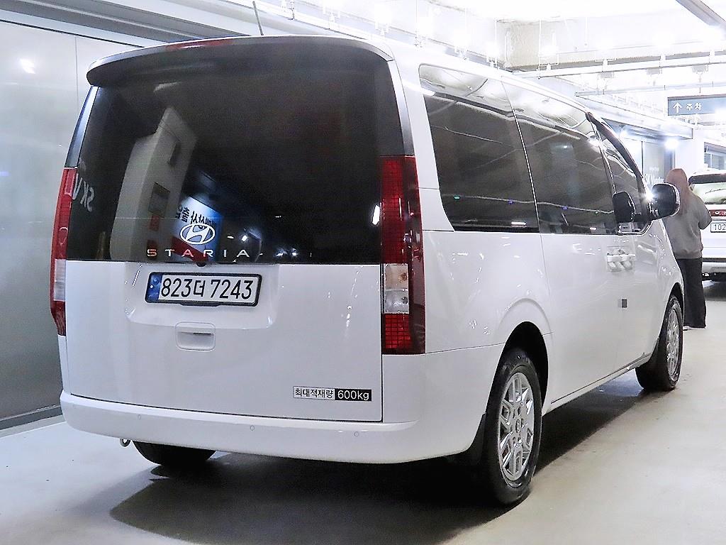 HYUNDAI Staria - Vista 4