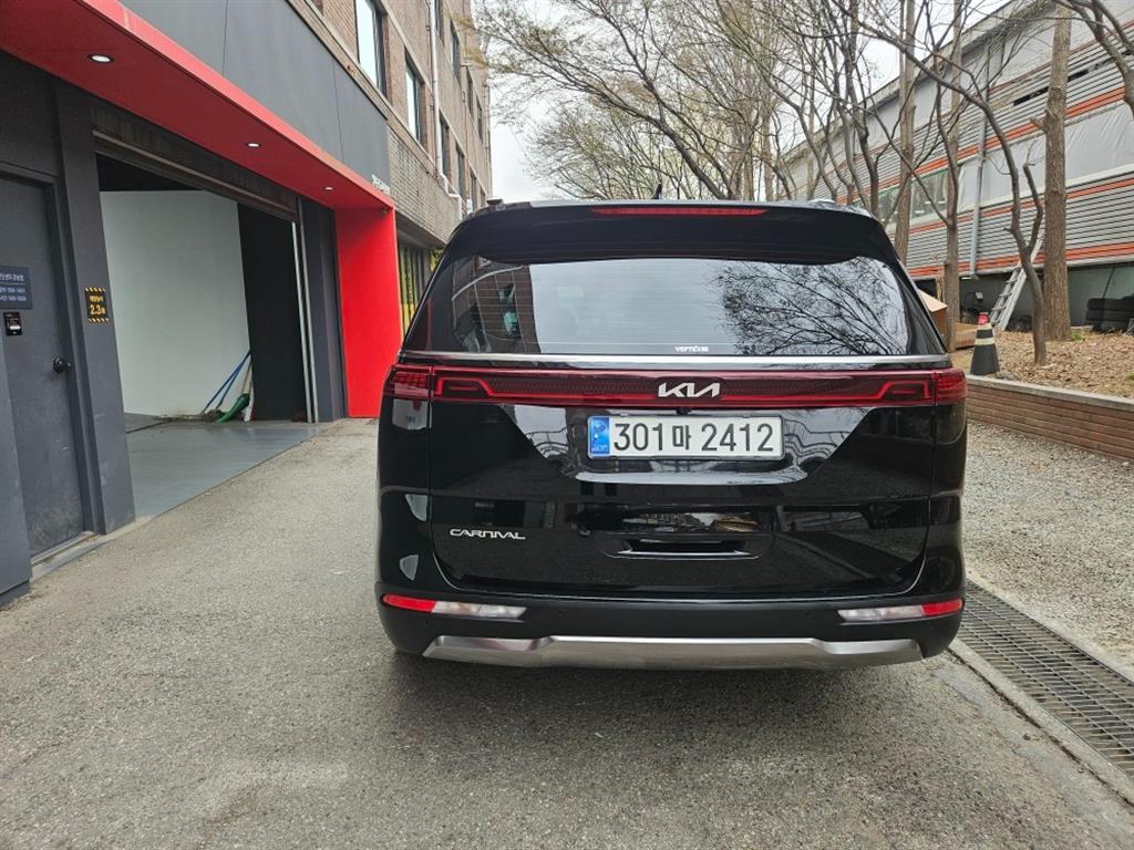KIA Carnival - Vista 5