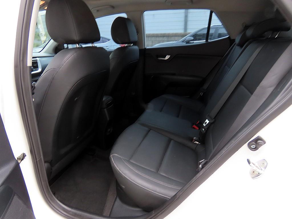 KIA Stonic - Vista 6