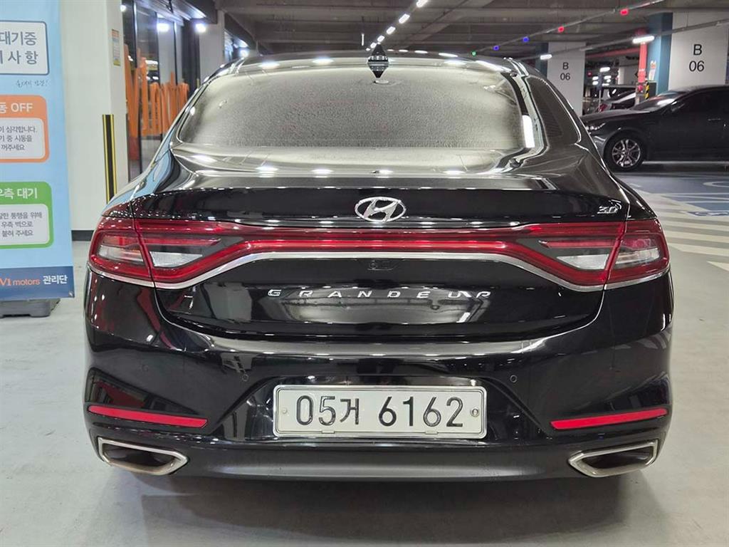 HYUNDAI Grandeur - Vista 5