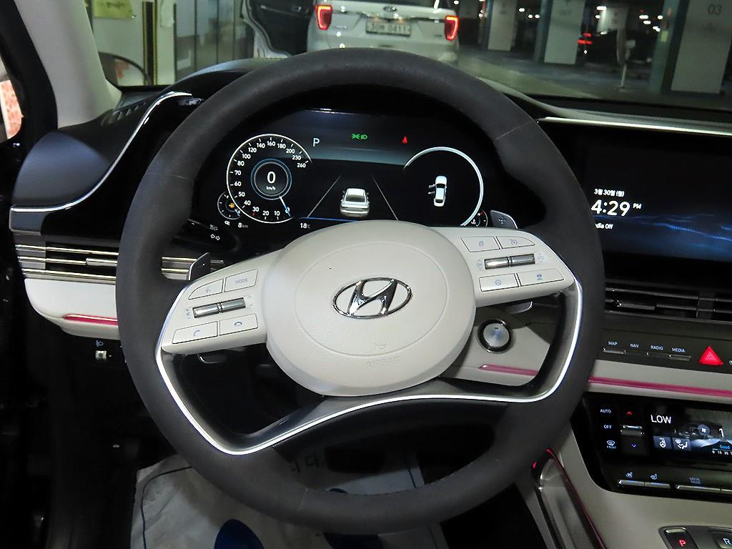 HYUNDAI Grandeur - Vista 9