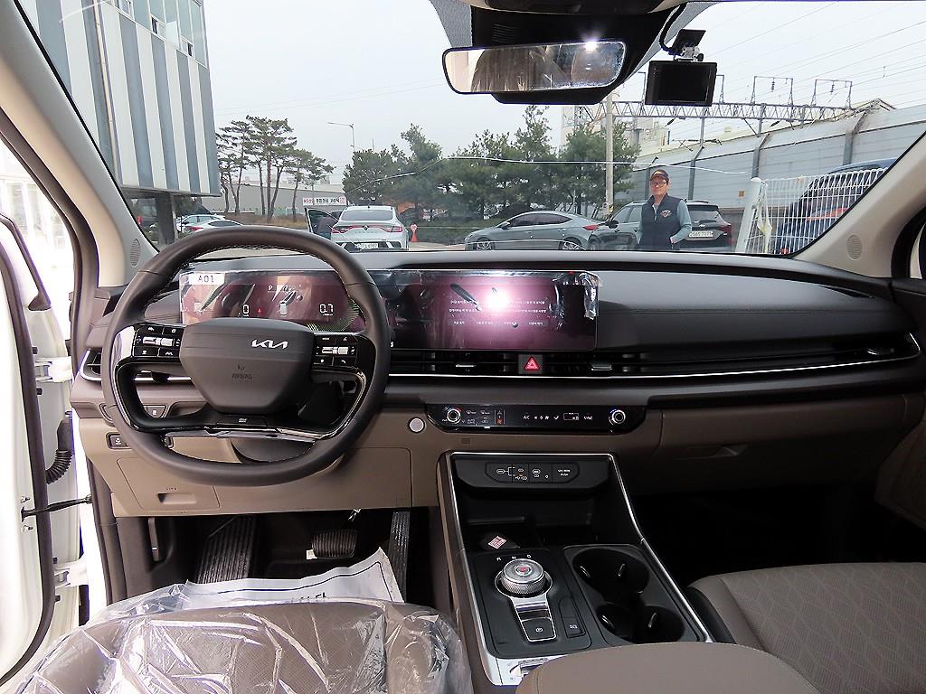 KIA Carnival - Vista 8