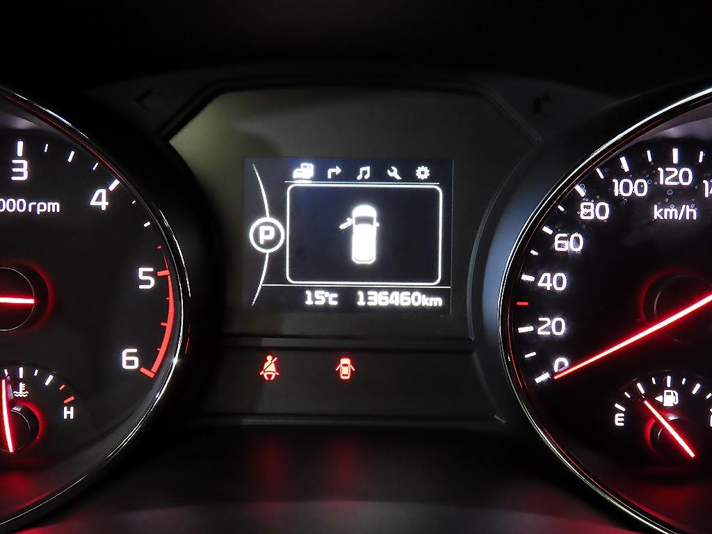 KIA Carnival - Vista 9