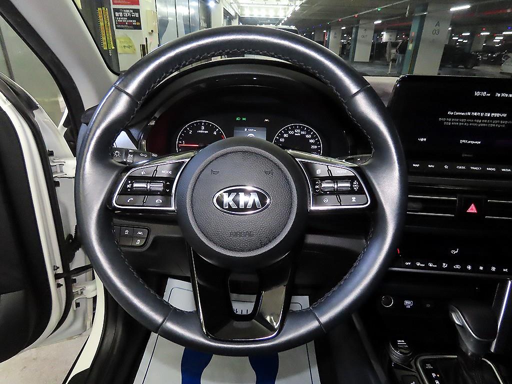 KIA Seltos - Vista 8