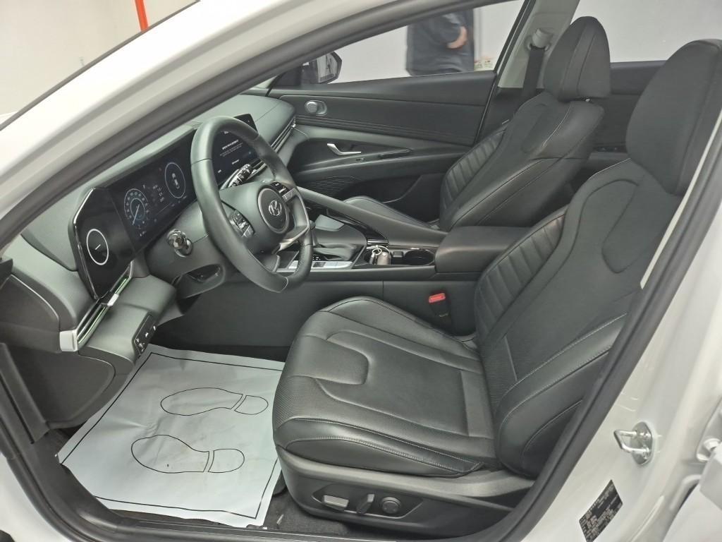 HYUNDAI Avante - Vista 11