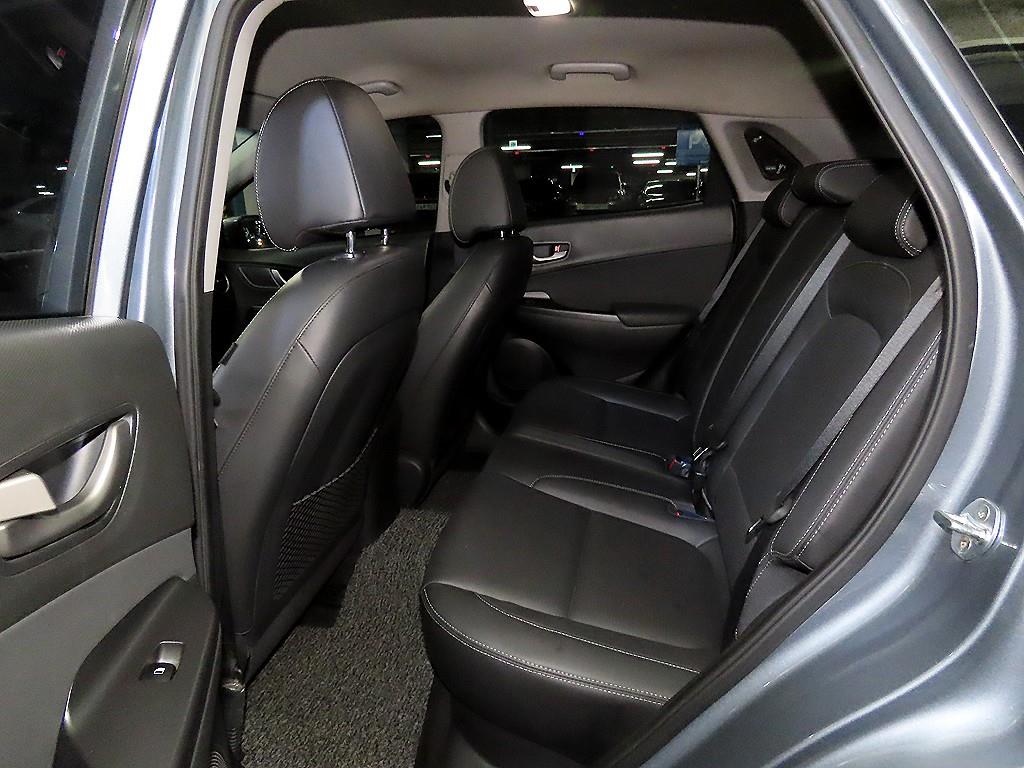 HYUNDAI Kona - Vista 7