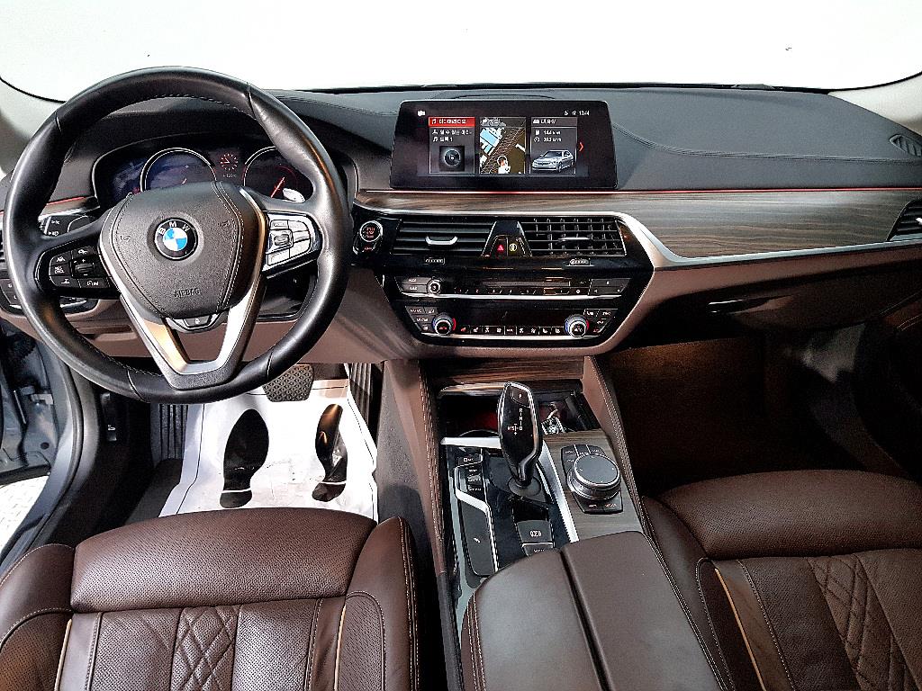 BMW 5 Series - Vista 5