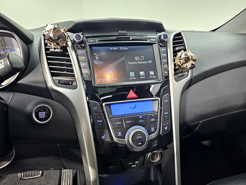 HYUNDAI i30 - Vista 12