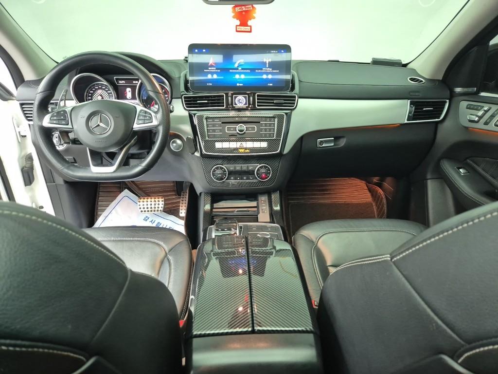 Mercedes Benz GLE Class - Vista 5