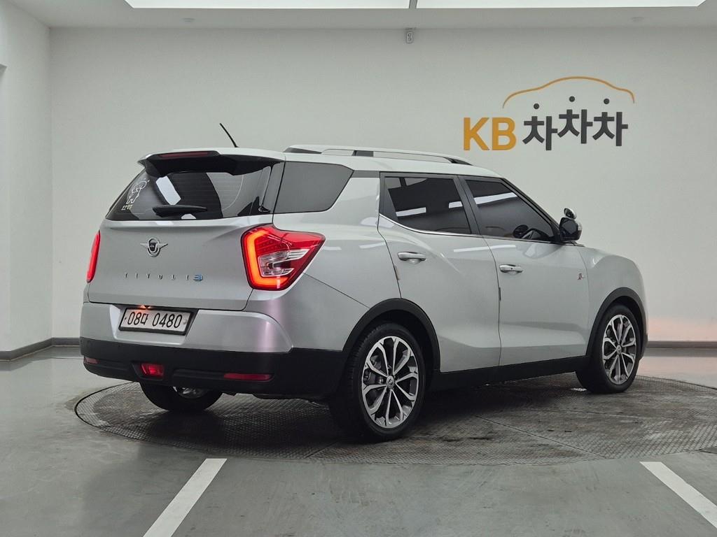 Ssangyong Tivoli - Vista 4