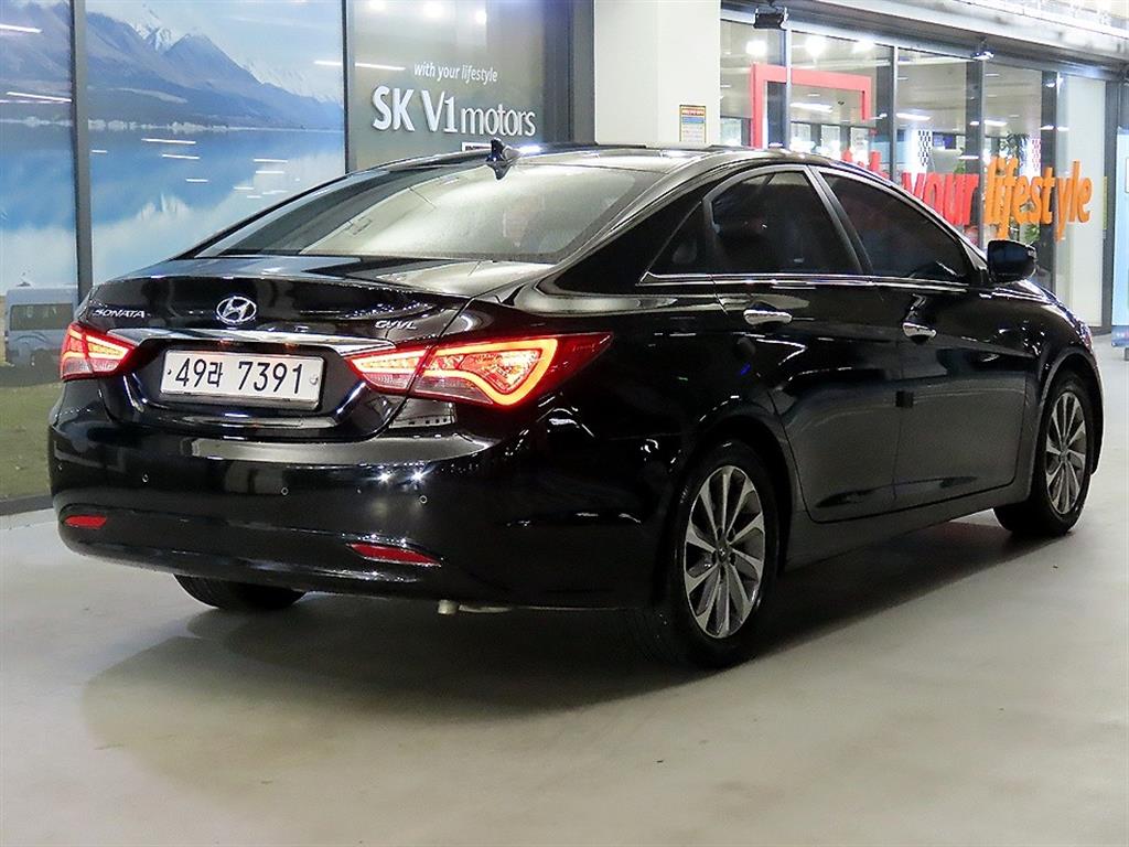 HYUNDAI Sonata - Vista 4
