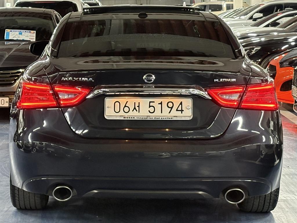 Nissan Maxima - Vista 4