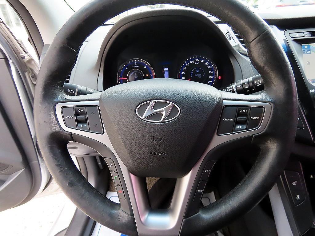 HYUNDAI i40 - Vista 8